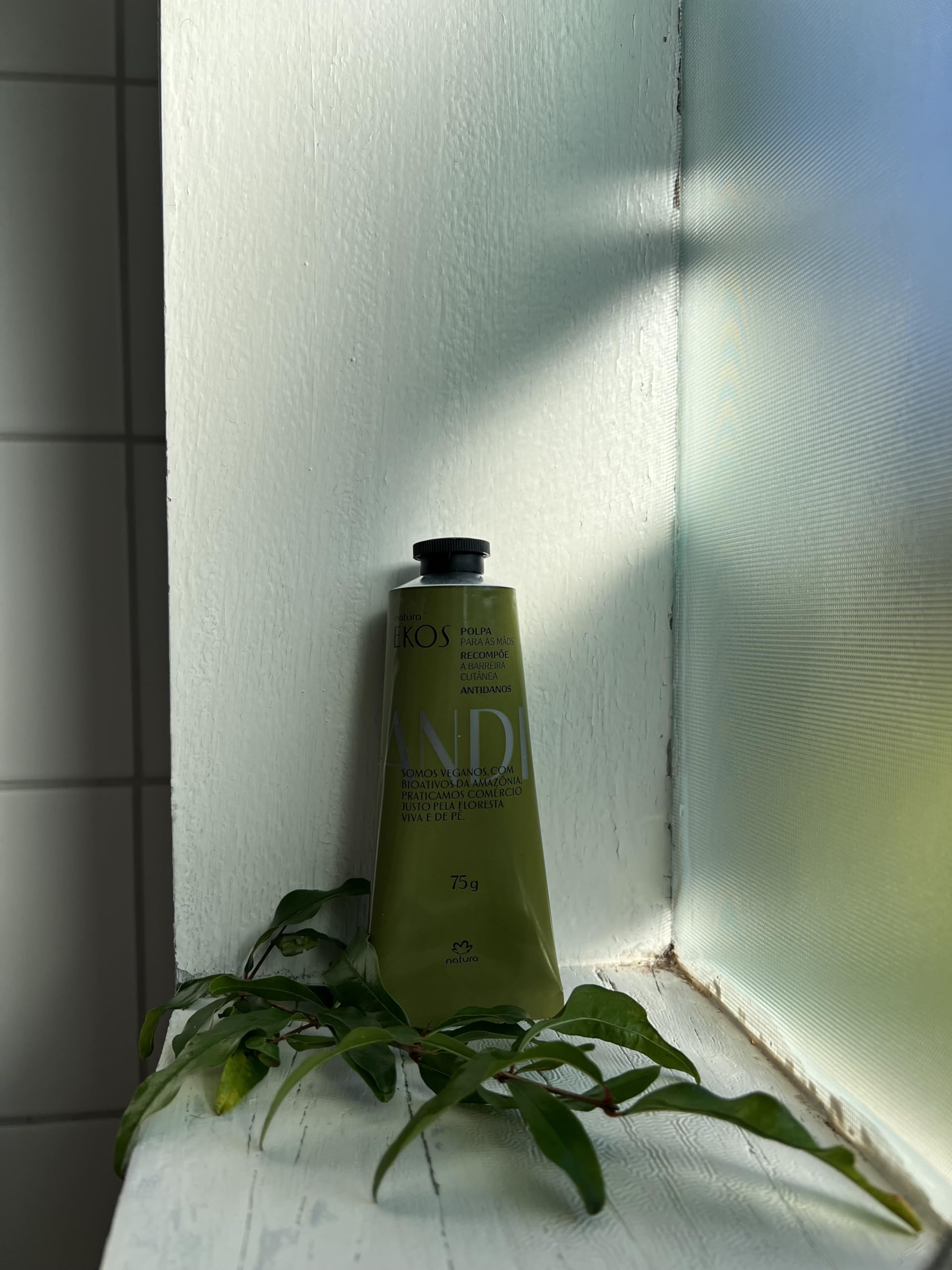 natura - Ekos Andiroba Hand Cream - Anti-Damage Hand Balm - Hand and Nails Moisturizer - Protective Skin Barrier - Vegan Skin Care - Brazilian Beauty Secrets - Self Care & Body Care - 2.6oz (75g) - Image 7